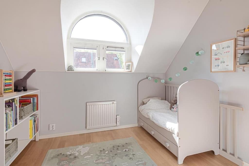 Townhouse Med Bastu, 4 Vaningar Naera Liseberg * Göteborg