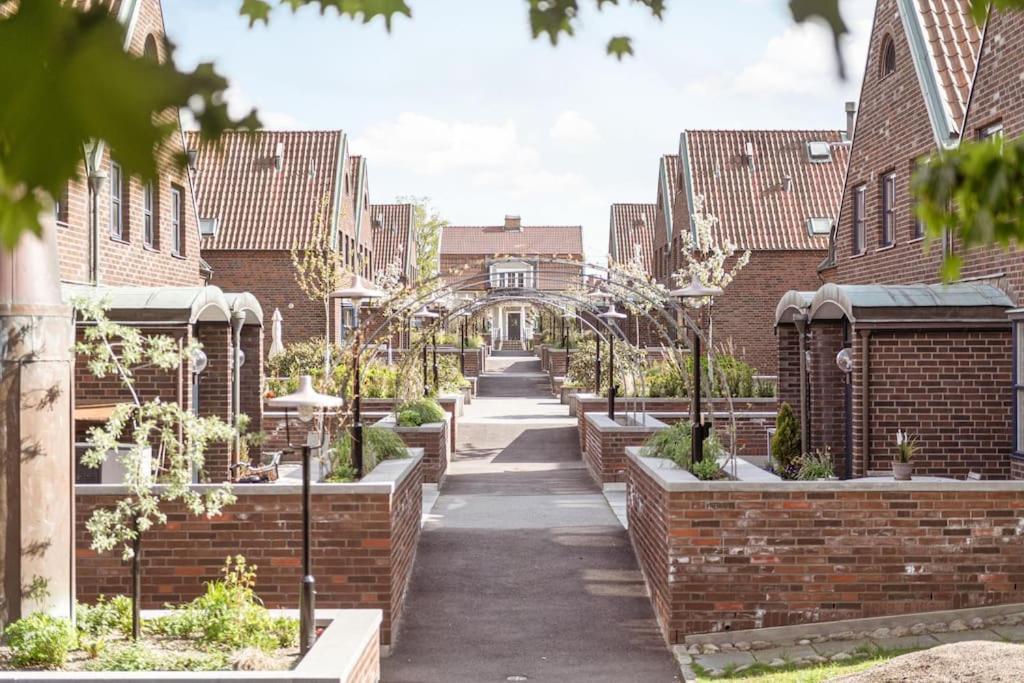 Townhouse Med Bastu, 4 Vaningar Naera Liseberg Villa *