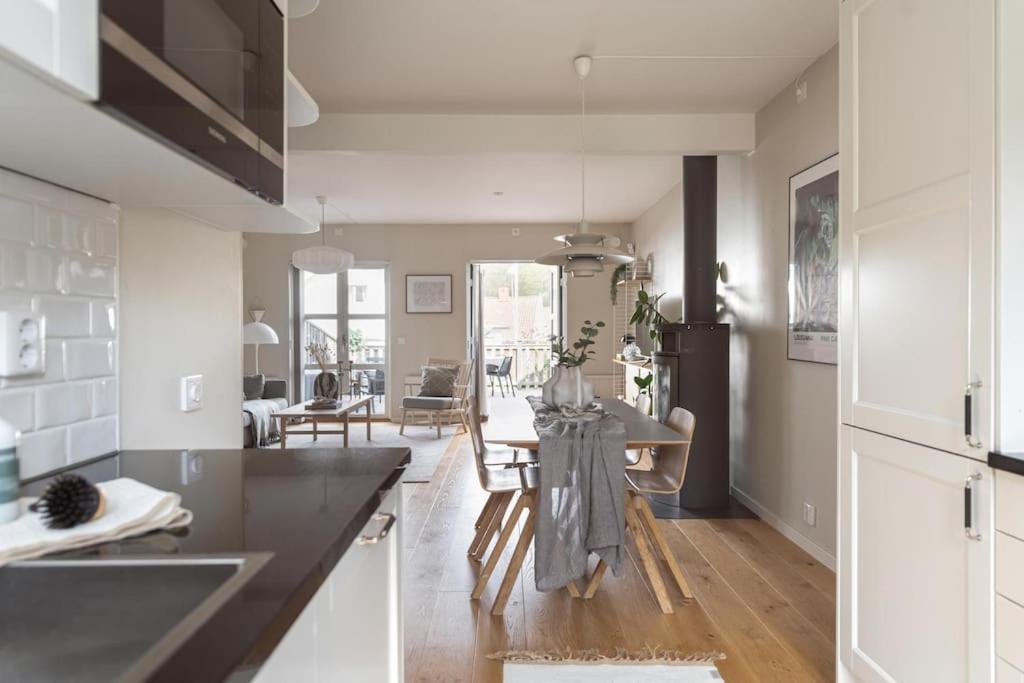 Townhouse Med Bastu, 4 Vaningar Naera Liseberg Göteborg